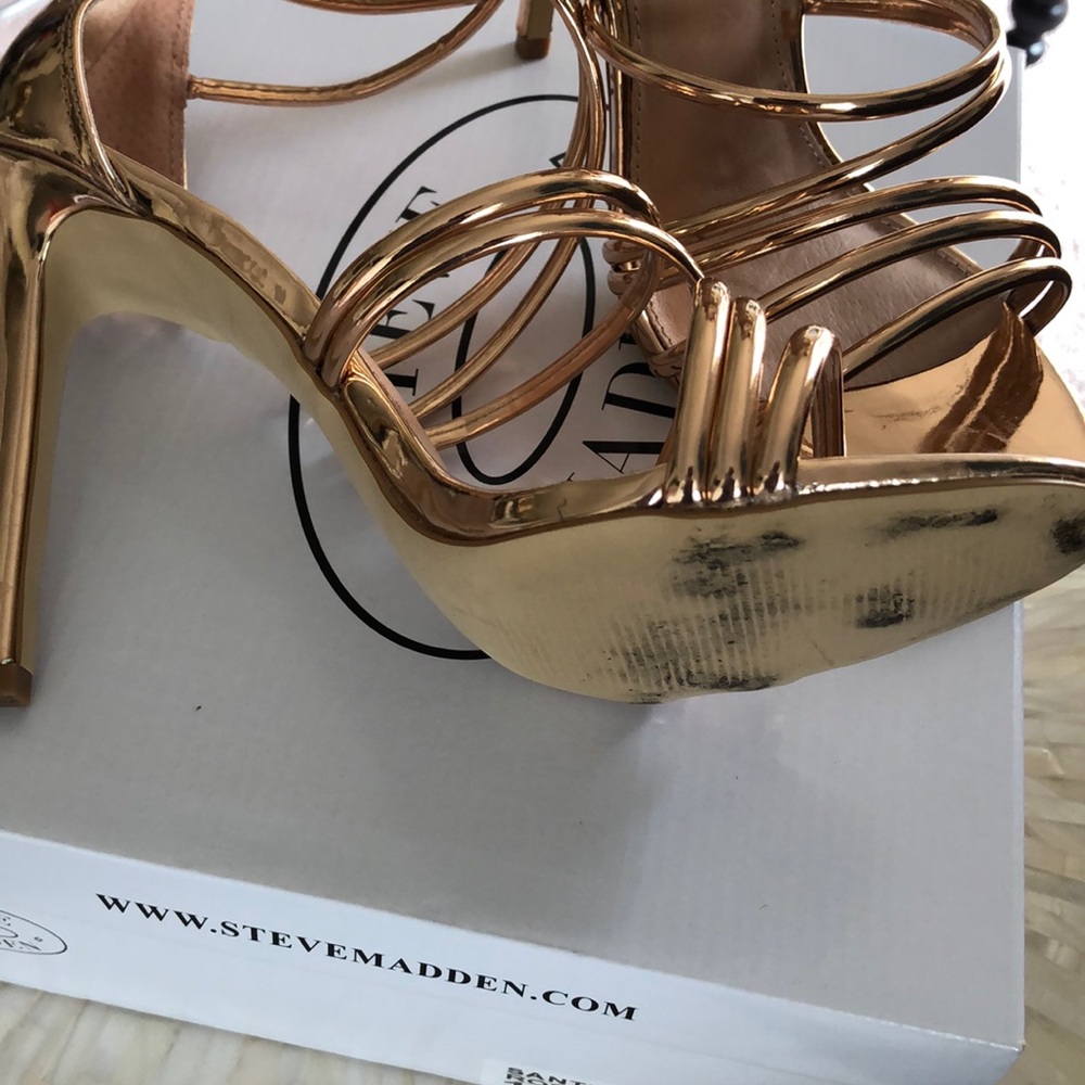 Steve Madden - Picture 3 of 5